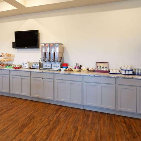 Travelodge By Wyndham Amherst Extérieur photo