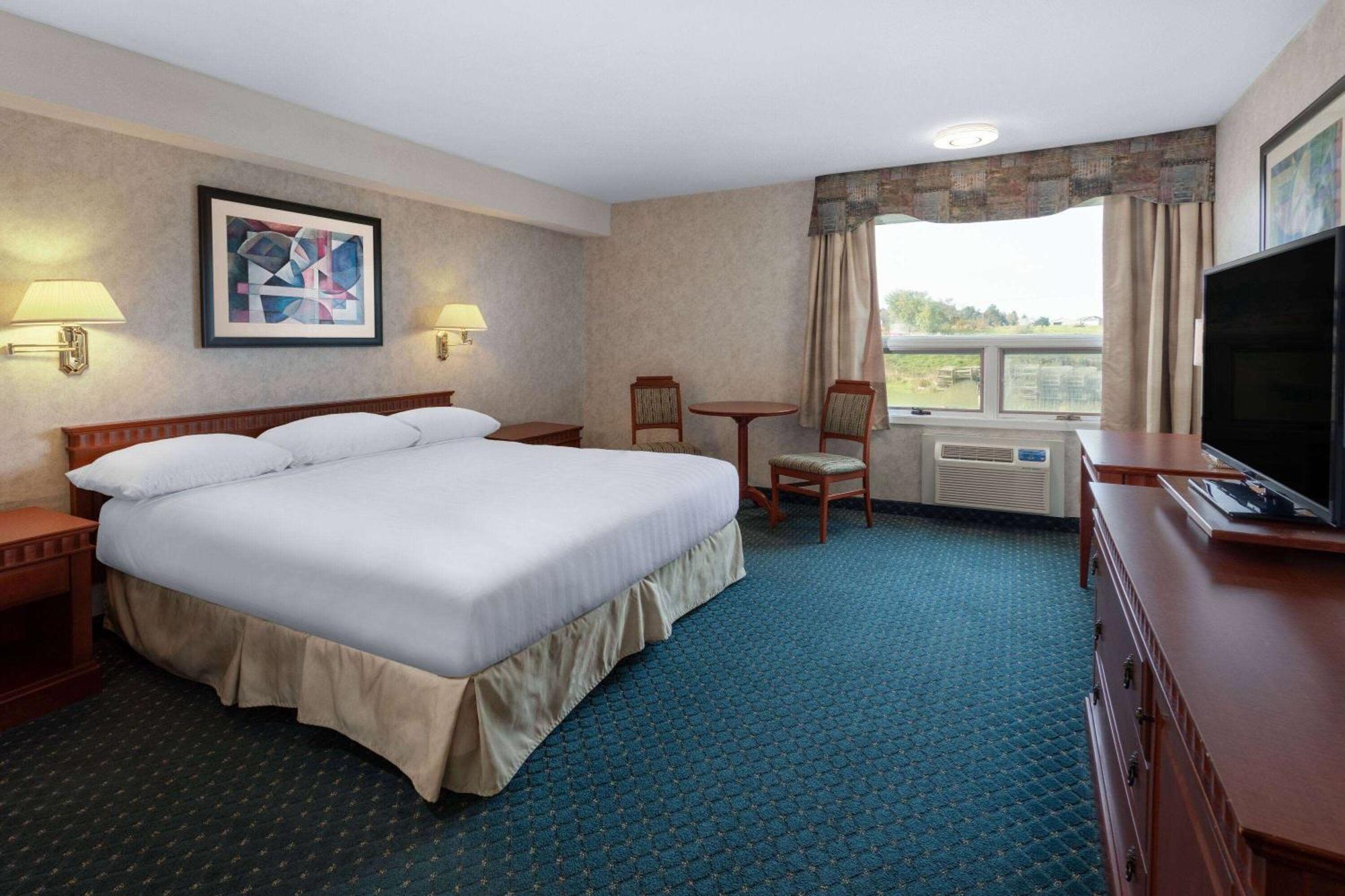 Travelodge By Wyndham Amherst Extérieur photo