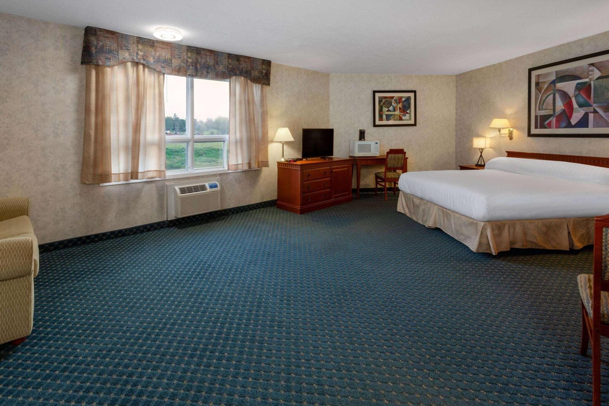 Travelodge By Wyndham Amherst Extérieur photo