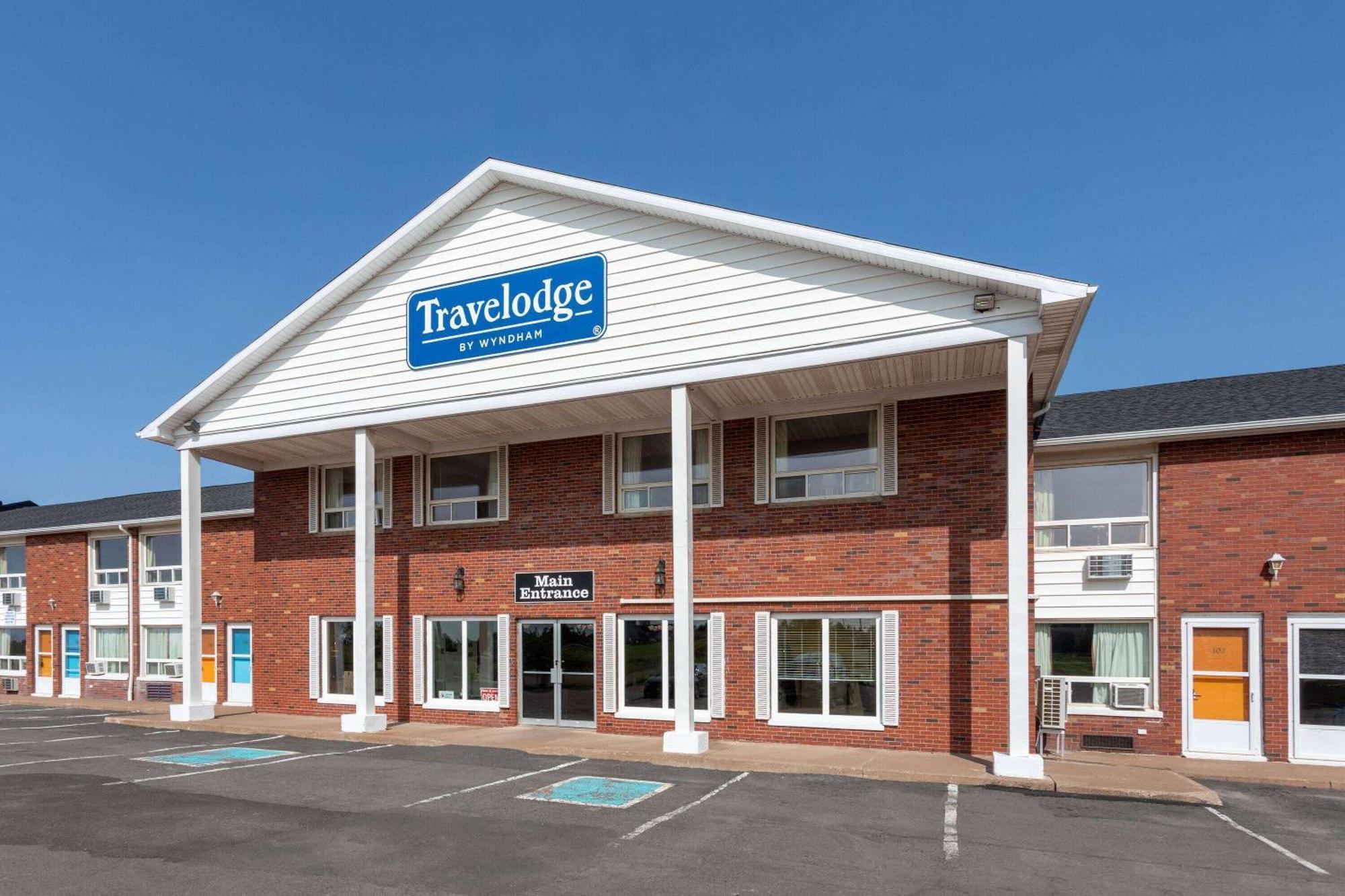 Travelodge By Wyndham Amherst Extérieur photo