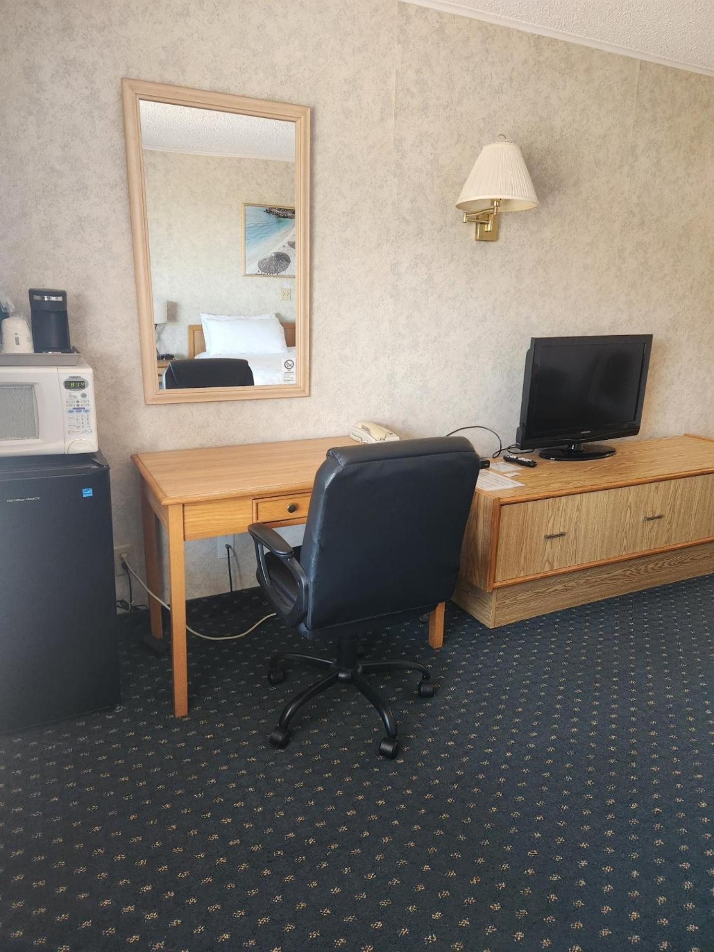 Travelodge By Wyndham Amherst Extérieur photo