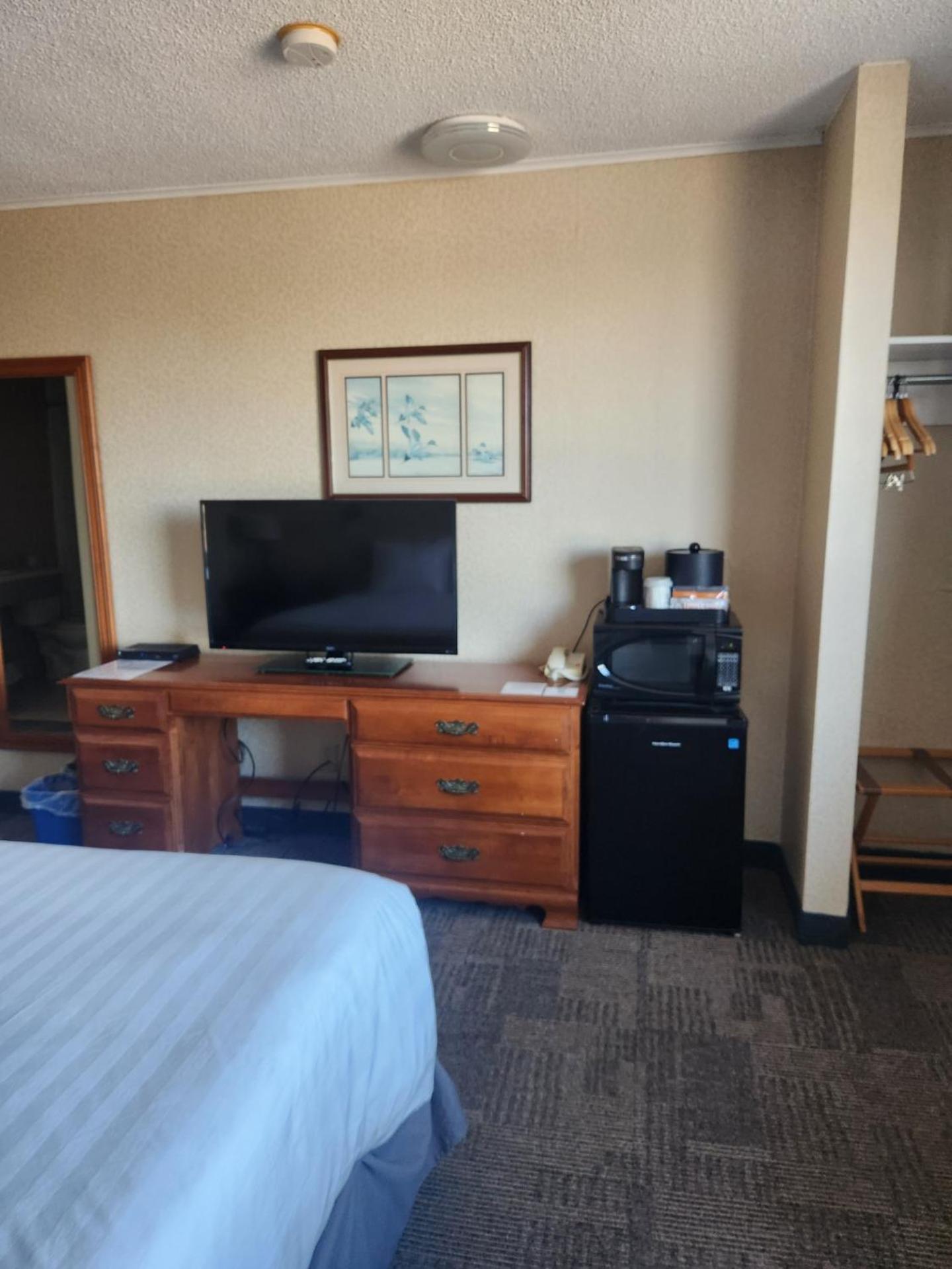 Travelodge By Wyndham Amherst Extérieur photo